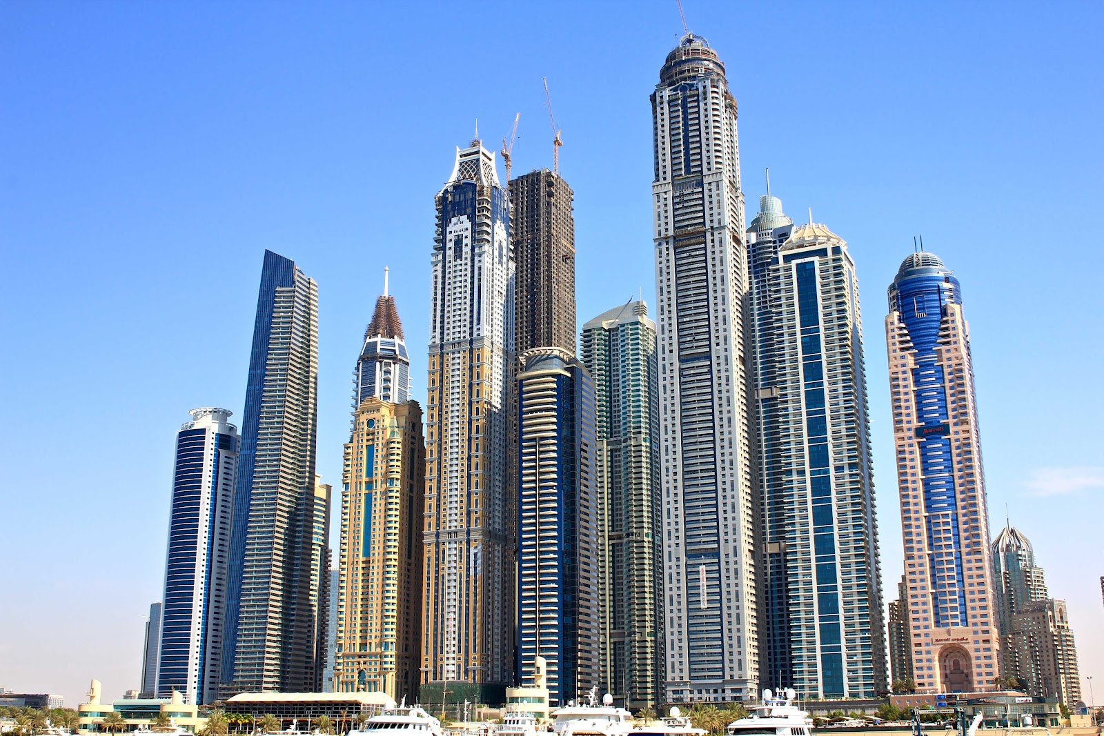 Дом 300 этажей. Принцесс Тауэр Дубай. Princess Tower в Дубае. Башня Каян Дубай. Дубай самый высокий небоскреб.